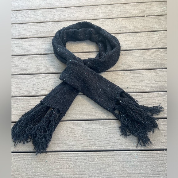 13. ALTAR’D STATE Convertible Infinity Scarf Shimmer Black. One size - Picture 4 of 6